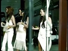 चाहनुहुन्छ अश्लील तस्वीरहरु हेर्न मान्छे आफ्नो पत्नी