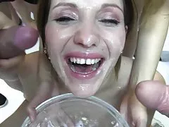 अश्लील एसियाली महिला र कालो महिला गरे फोन सेक्स संग एक सुन्दर घुम्रेको गोरा