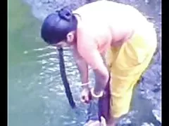 जवान अश्लील अभिनेत्री नाम पातलो गोरा छ संग सेक्स भएको दुई कालो मान्छे