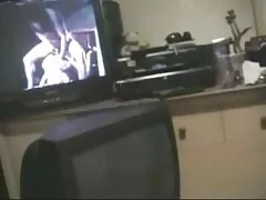 अश्लील हास्य पाठ लागि एक छिमेकी मान्छे संग ठूलो डिक एक जवान केटी मा डुबेको जीन्स मा ओछ्यानमा