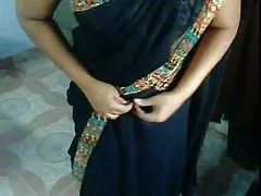 रूसी अश्लील विदेशी शौचालय मा बसिरहेका र लेख्छन् नै समय मा