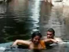 अनलाइन अश्लील बैंक गंजा मान्छे प्रयोग एक लघु अतिथि मा विभिन्न आकृति